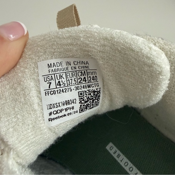 Reebok Chunky Mesh Sneakers Green & Cream Women’s 7 Like New - Picture 7 of 7